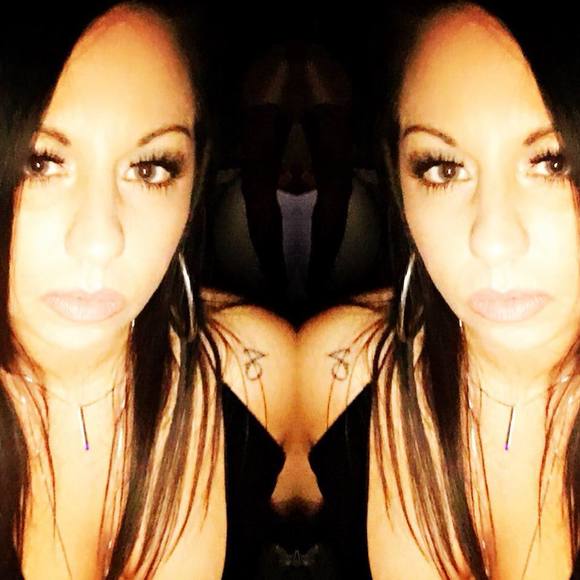 Meet your Posher, Jessica - Picture 1 of 1